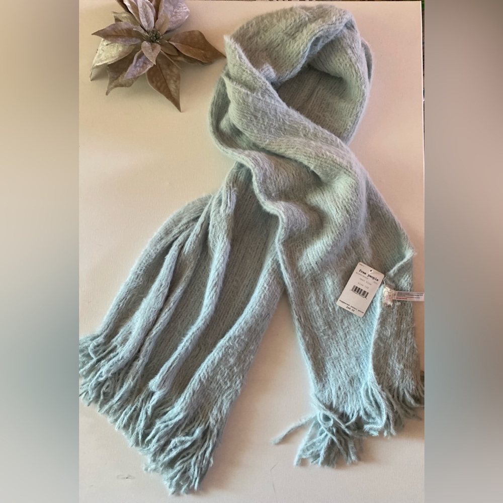 Free People beautiful minty warm , oversized scarf! New w tag
